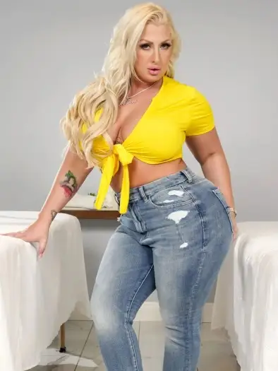 18 curvy catfights get pussync d 2025